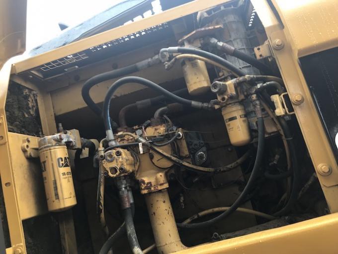 0.6Ton最高の掘る高さ5780mmの330Cクローラー猫は掘削機を使用した 4