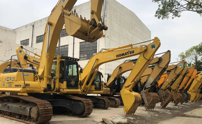最高の掘る半径9.09m 22000kgs PC220古い小松の掘削機 0